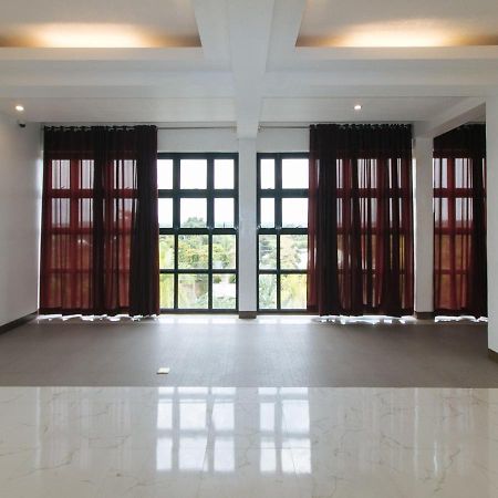 Отель Reddoorz Near Iloilo International Airport Cabatuan Экстерьер фото