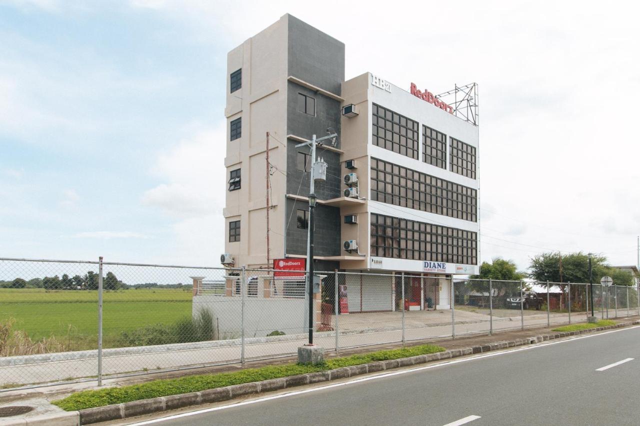 Отель Reddoorz Near Iloilo International Airport Cabatuan Экстерьер фото