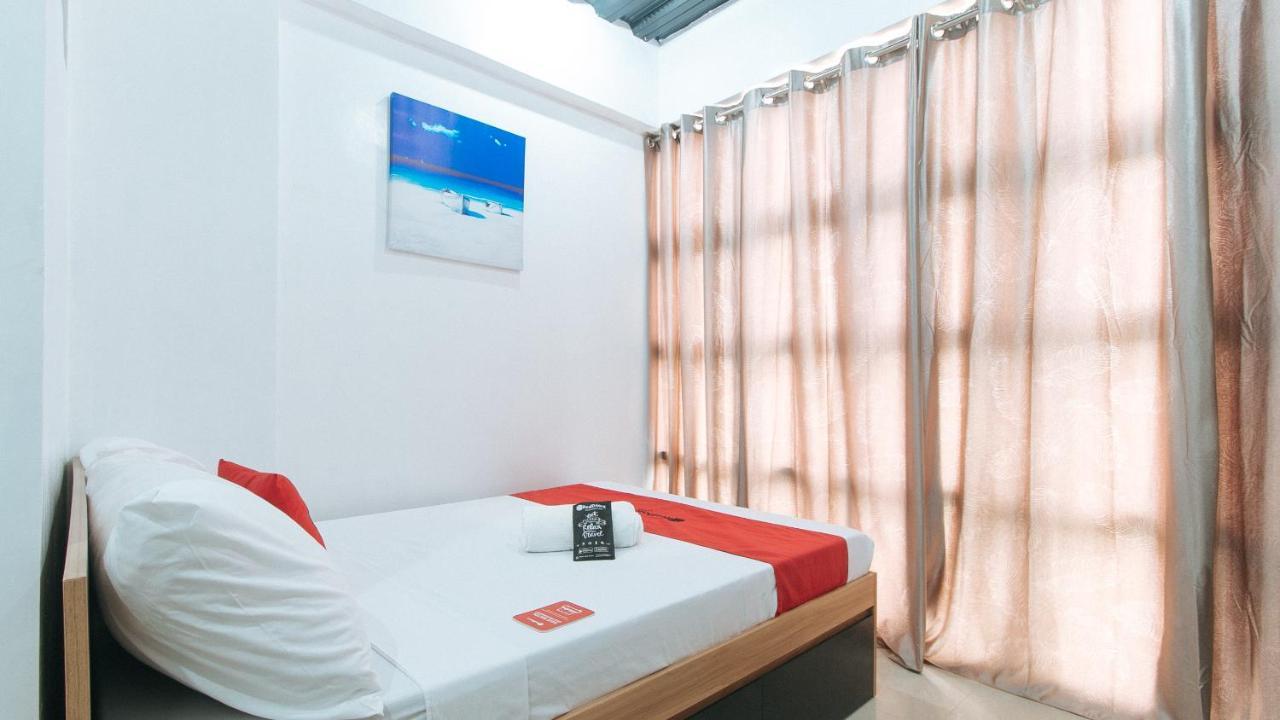 Отель Reddoorz Near Iloilo International Airport Cabatuan Экстерьер фото