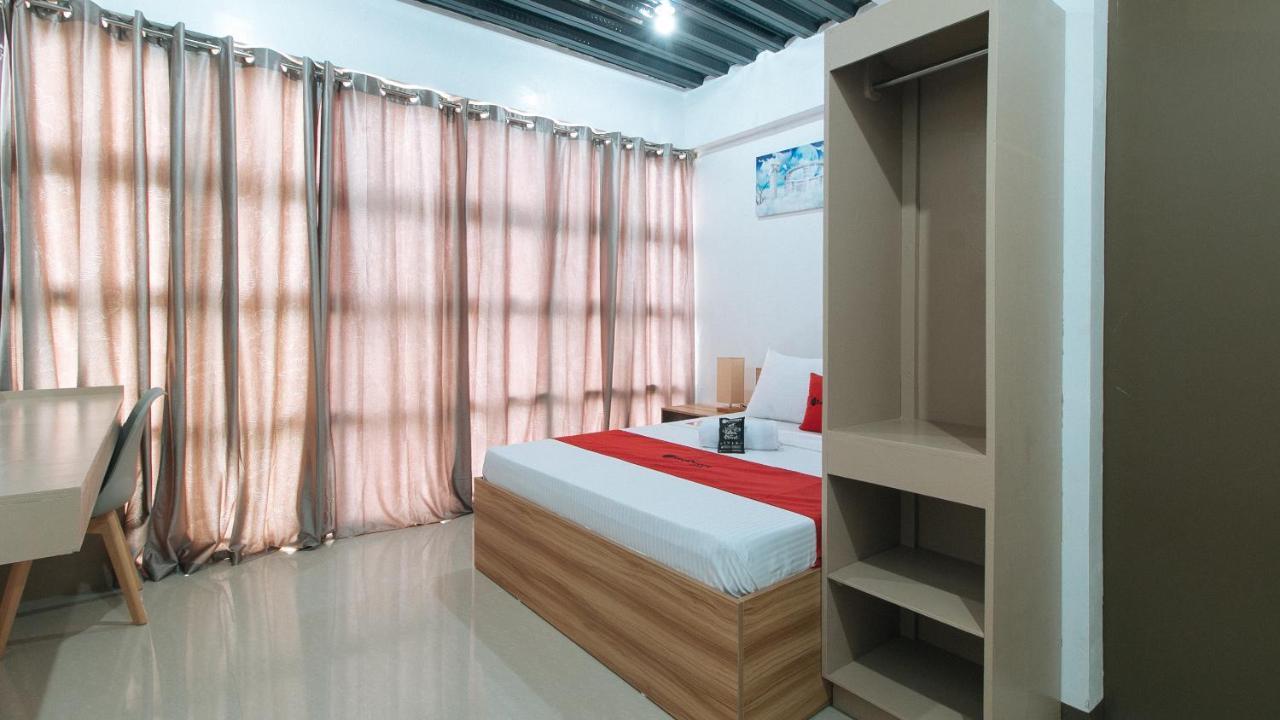 Отель Reddoorz Near Iloilo International Airport Cabatuan Экстерьер фото