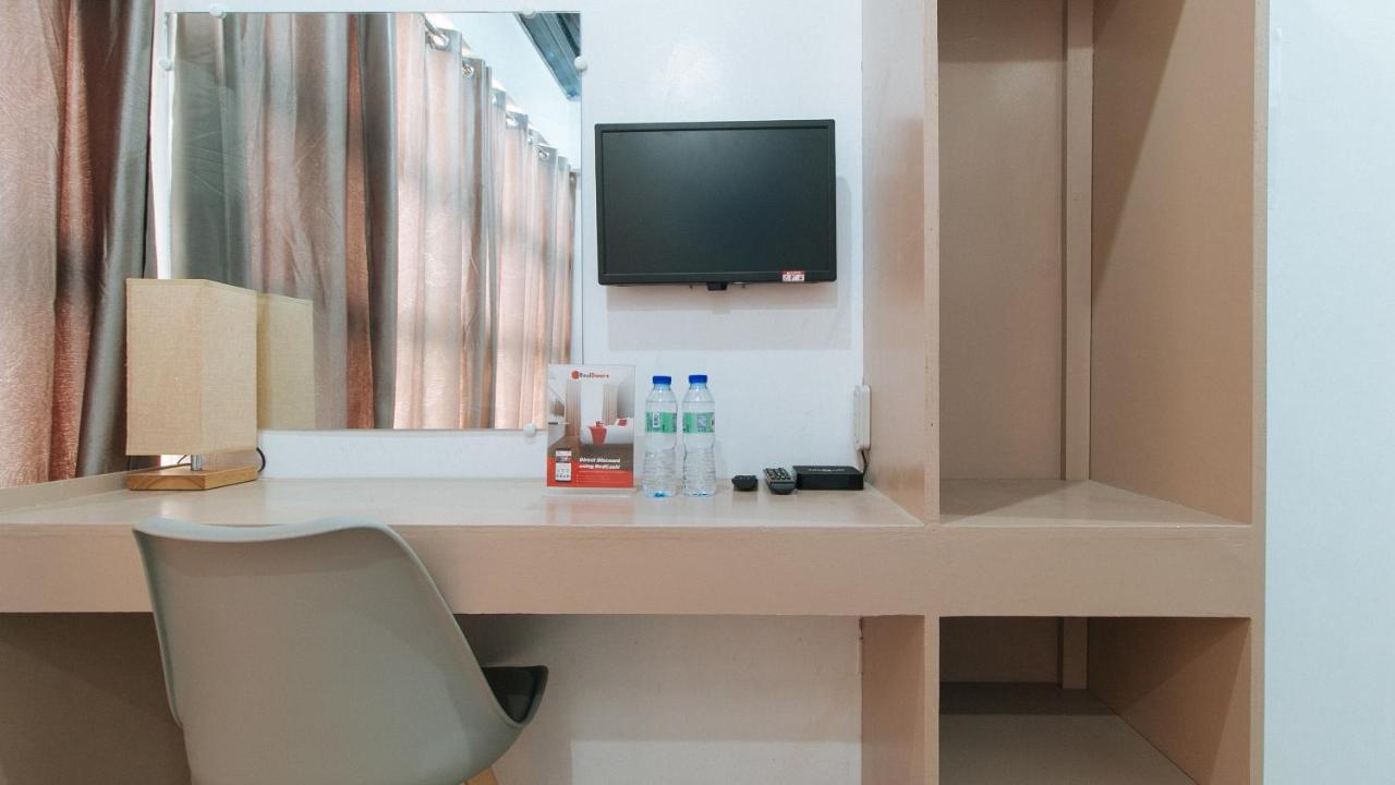 Отель Reddoorz Near Iloilo International Airport Cabatuan Экстерьер фото