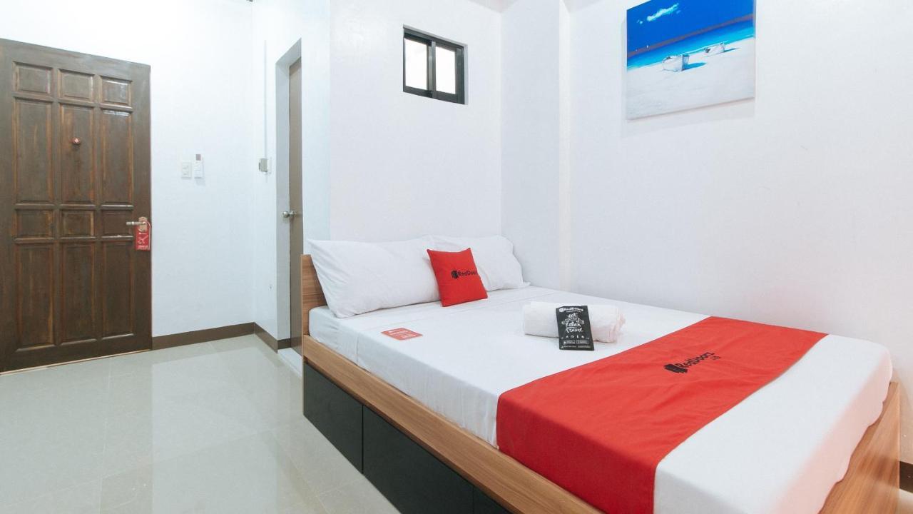 Отель Reddoorz Near Iloilo International Airport Cabatuan Экстерьер фото
